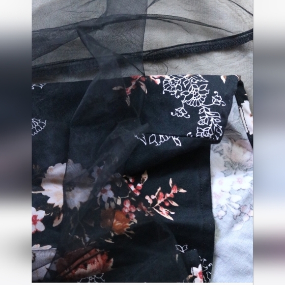 Torrid floral skater  skirt with tulle overlay sz 1xl (1) like new! - Picture 5 of 12